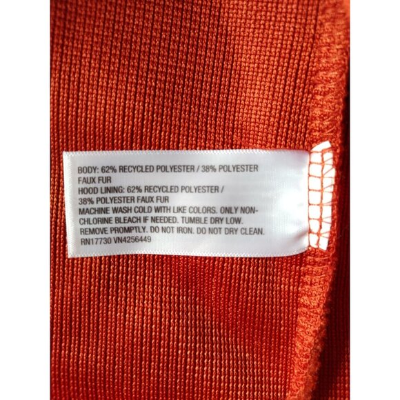 Originally used red sherpa hoodie with pockets, polyester, size M, NWT - Picture 4 of 8